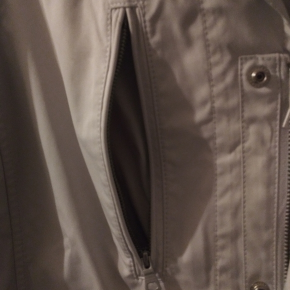 Banana Republic - Picture 4 of 6